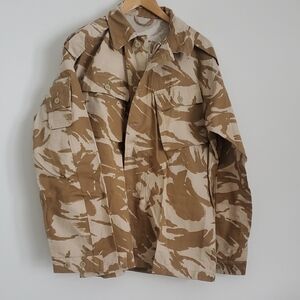 2 Piece Lightweight Desert Camo Jacket And Trousers. NATO